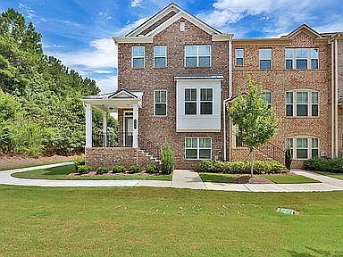 2nd image of 636 Sunset Park Dr