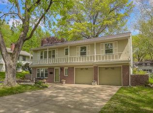 9817 Grandview St, Overland Park, KS 66212