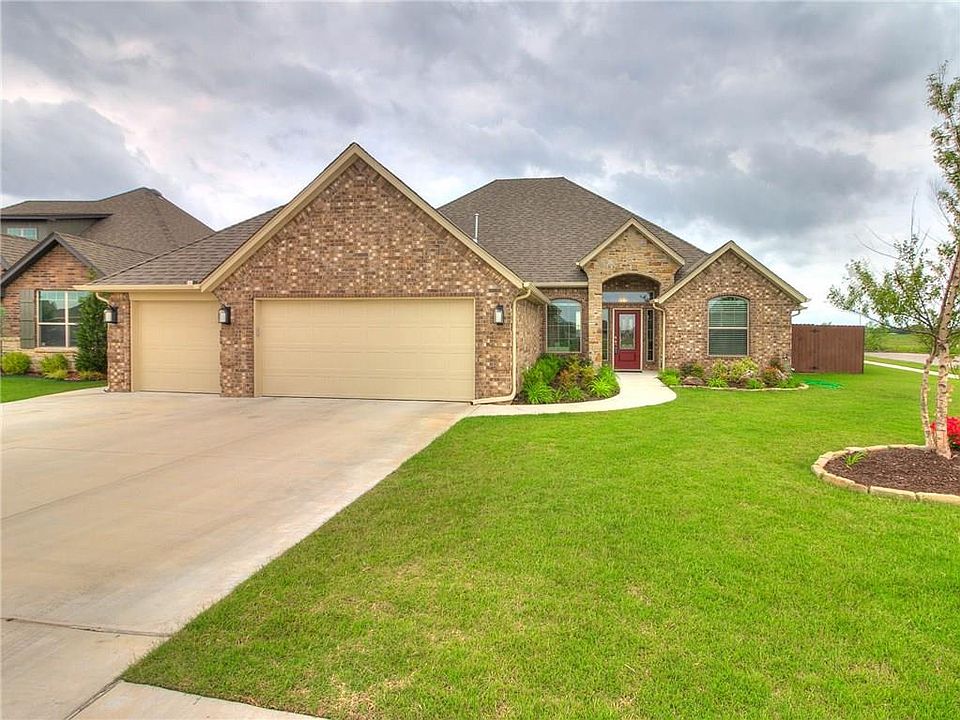 1st image of 1932 Carmona Lakes Dr