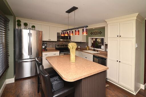 2nd image of 508 Williamsburg Dr