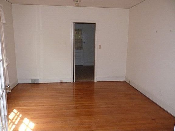 5th image of 309 Gilmer Cir