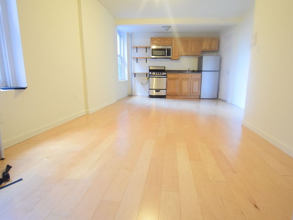 1st image of 32 Joralemon St APT 110