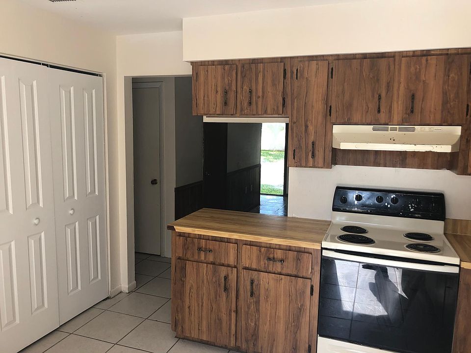 Kitchen, Pantry, Pass-Through