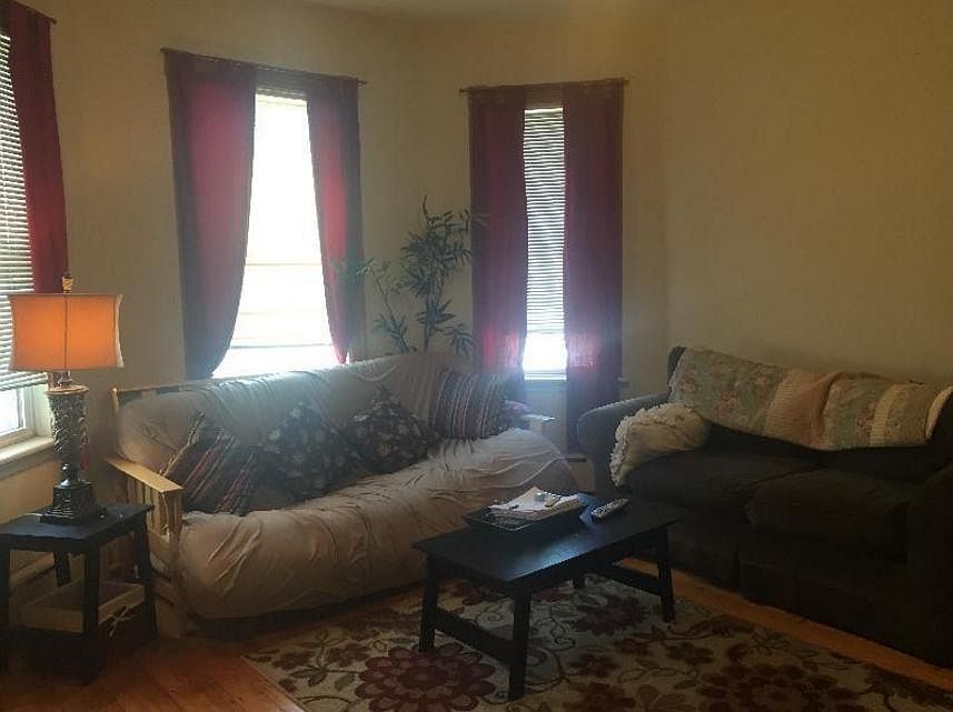 2nd image of 26 Darling St #3II