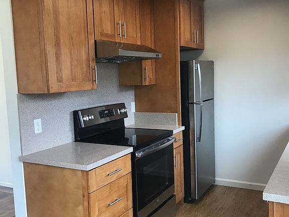 5th image of 520 Grand Ave APT 2