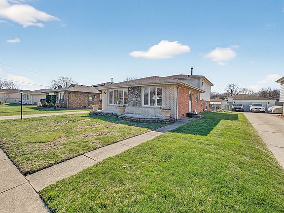 4th image of 9124 Meade Ave