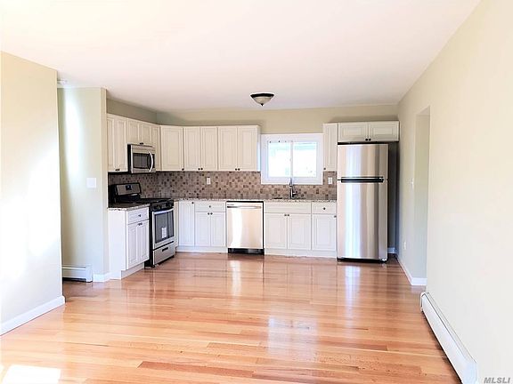 3rd image of 751 N Ocean Ave
