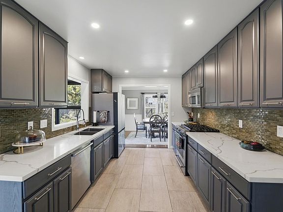 4th image of 2501 Bailey Ave