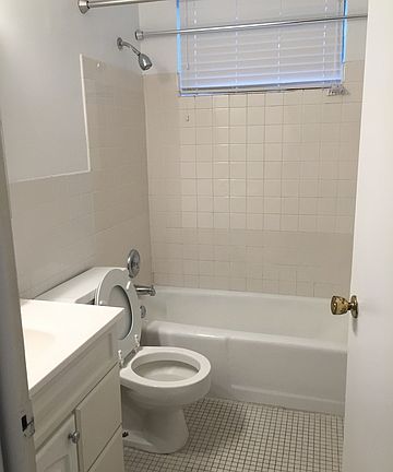 2nd image of 1329 Saint Paul Ave APT 2