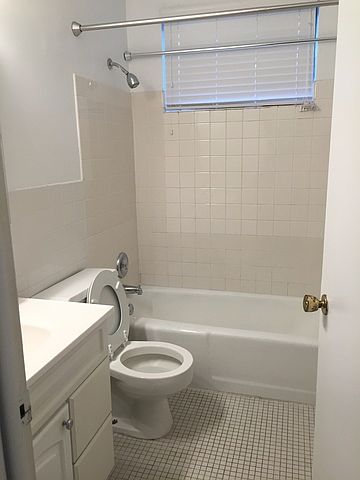 1st image of 1329 Saint Paul Ave APT 4
