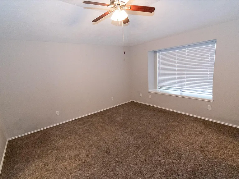 1009 Wildwood Dr — Photo 11
