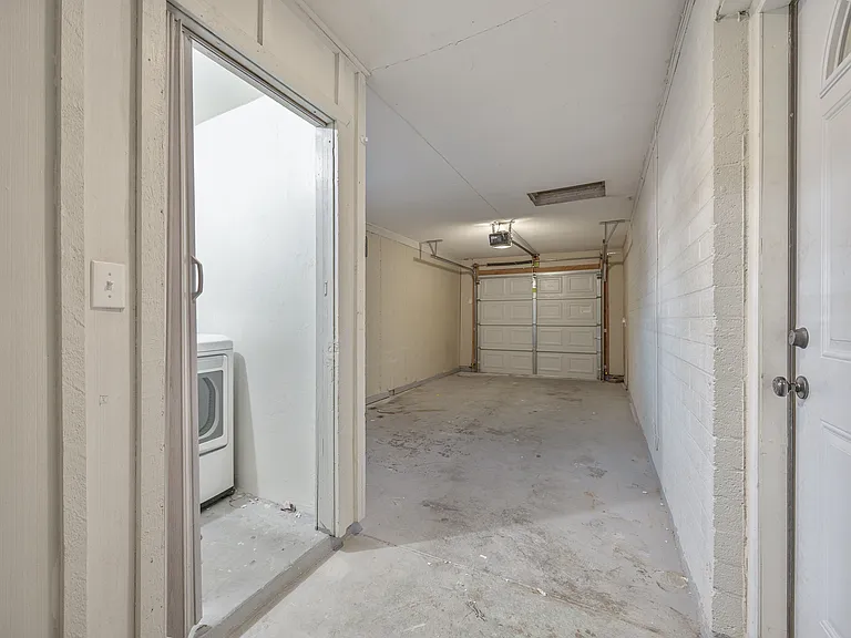 3702 W Tuckey Ln — Photo 22