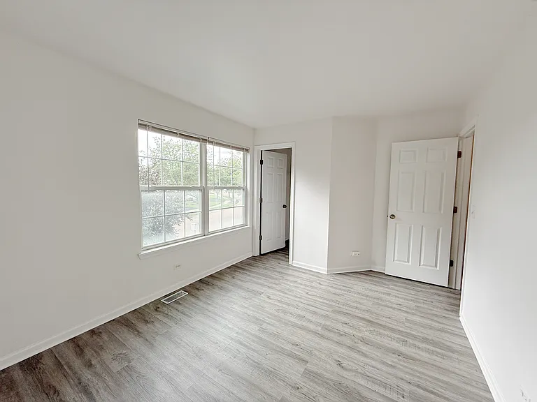 2554 Dickens Dr — Photo 9