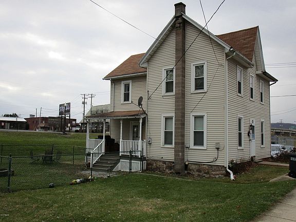3rd image of 230 Main St