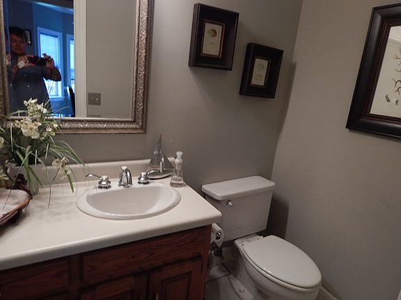 3rd image of 2712 Pembroke Dr