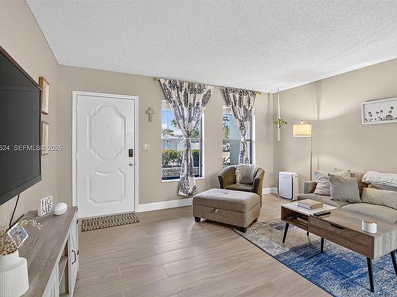 5th image of 2939 NE 60th St #2939