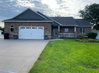 219 E 53rd Street Pl, Kearney, NE 68847