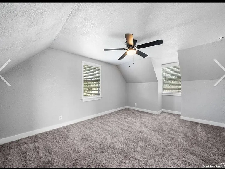943 North Blvd — Photo 11