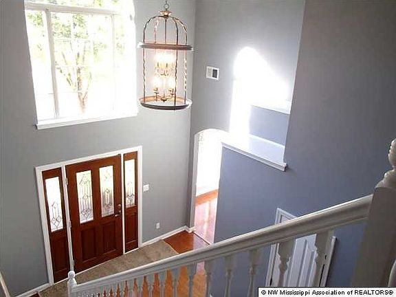 3rd image of 2496 Wood Hill Dr