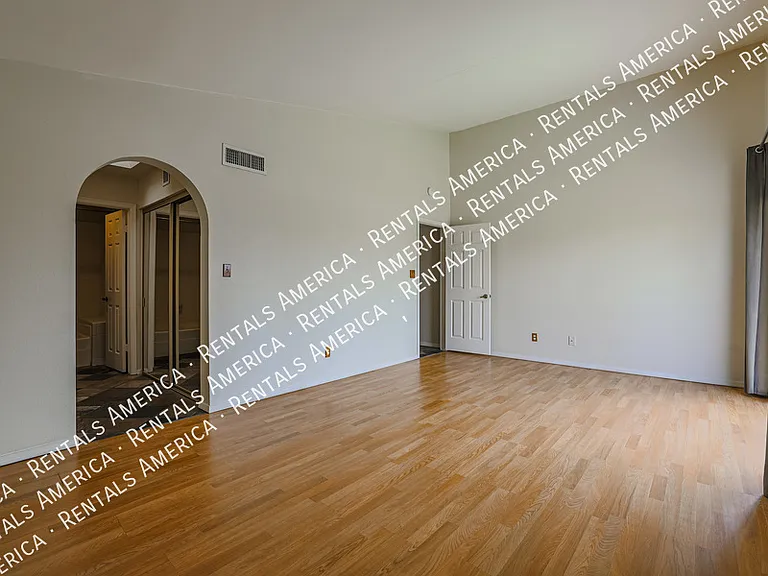 2160 S Catarina — Photo 19