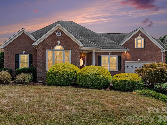 2nd image of 1908 Norfolk Pine Ct