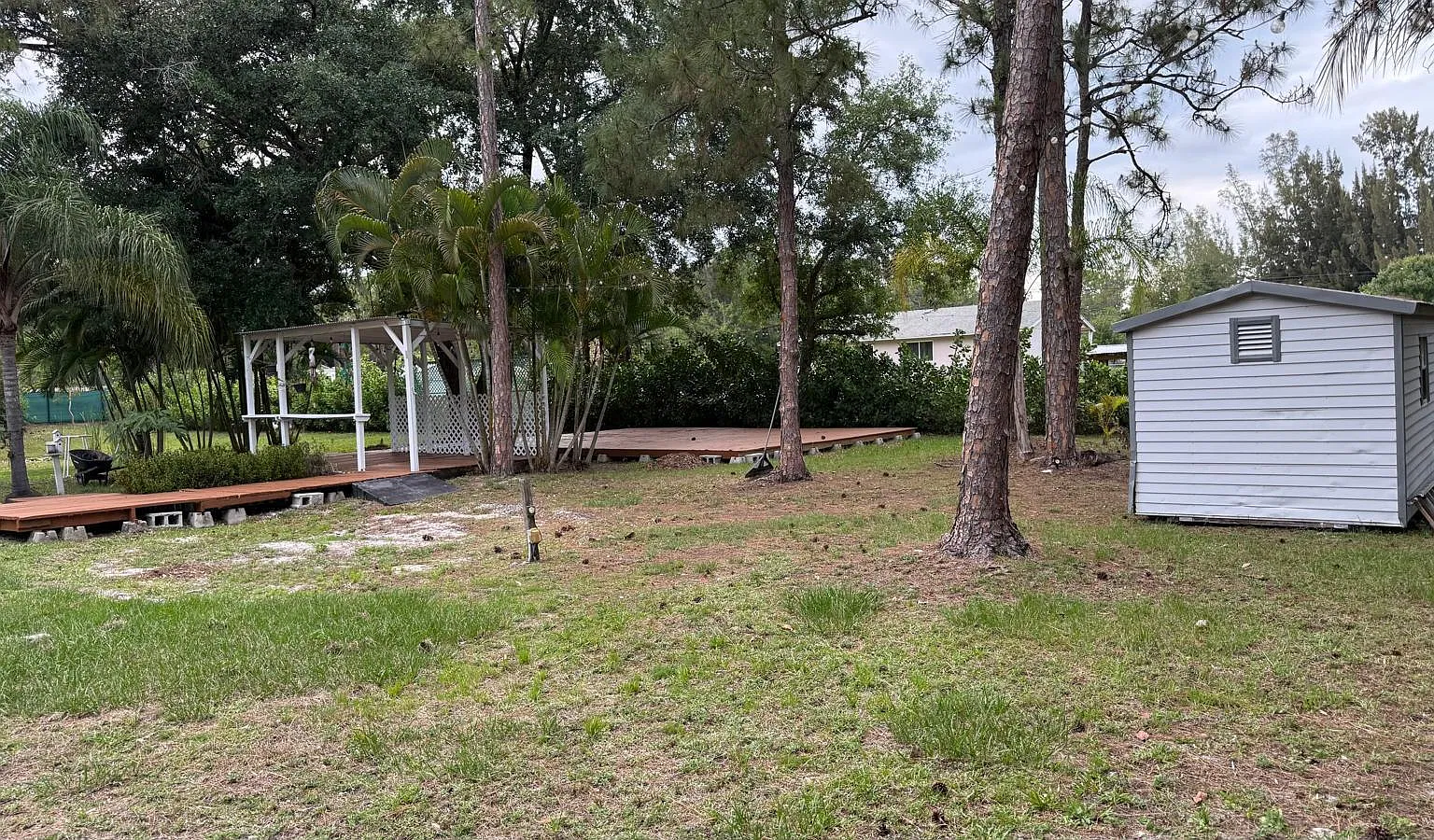 3 bed, 2.0 bath, 1305 sqft, $4,200 — Photo 4