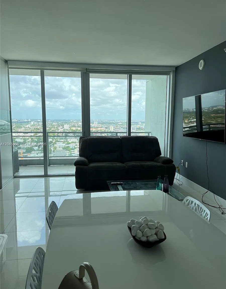 Mint Condo — Photo 2