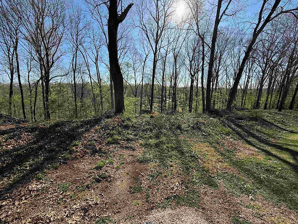 1st image of 335 Shoreline Dr