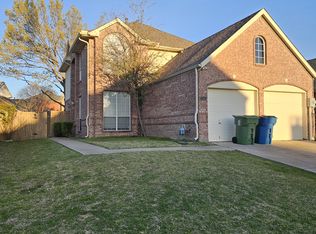 2101 Montclair Ln, Lewisville, TX 75067