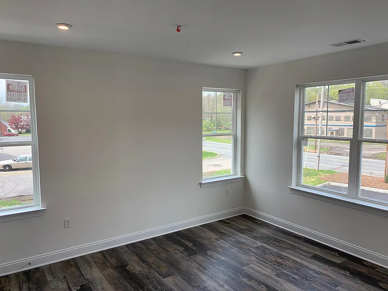 81 W Main St #303 — Photo 9