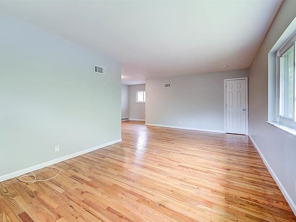5th image of 7265 Delmar Blvd