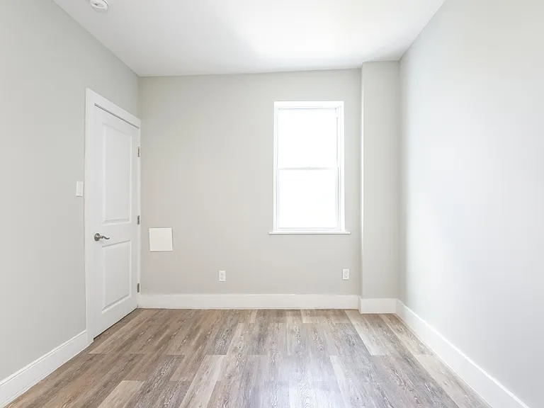 2733 Oakford St — Photo 13