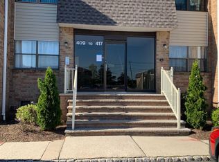 414 Sharon Ct, Woodbridge, NJ 07095