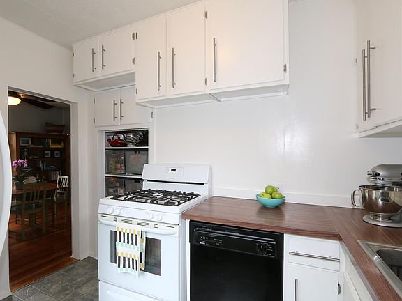 4th image of 2814 Hyde Park Ave #2