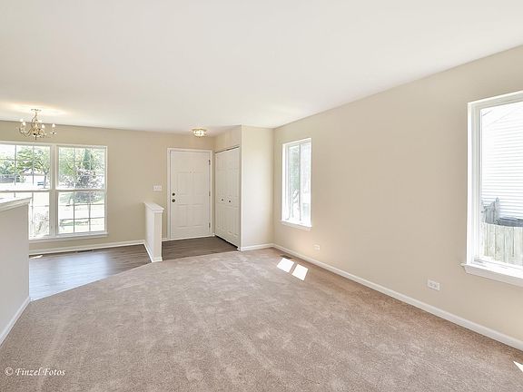 2nd image of 1831 Cambridge Dr