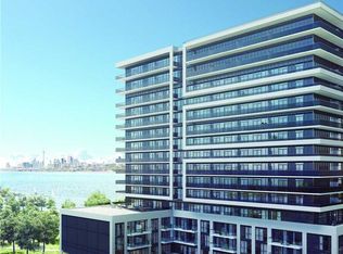 65 Annie Craig Dr #609, Toronto, ON M8V 0G3