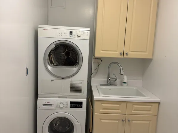 420 East 51st Street image 17 of 18