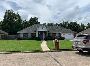 5809 Summerwood Ln, Texarkana, AR 71854