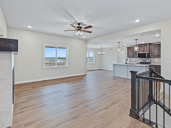 4th image of 9166 Camp Ct