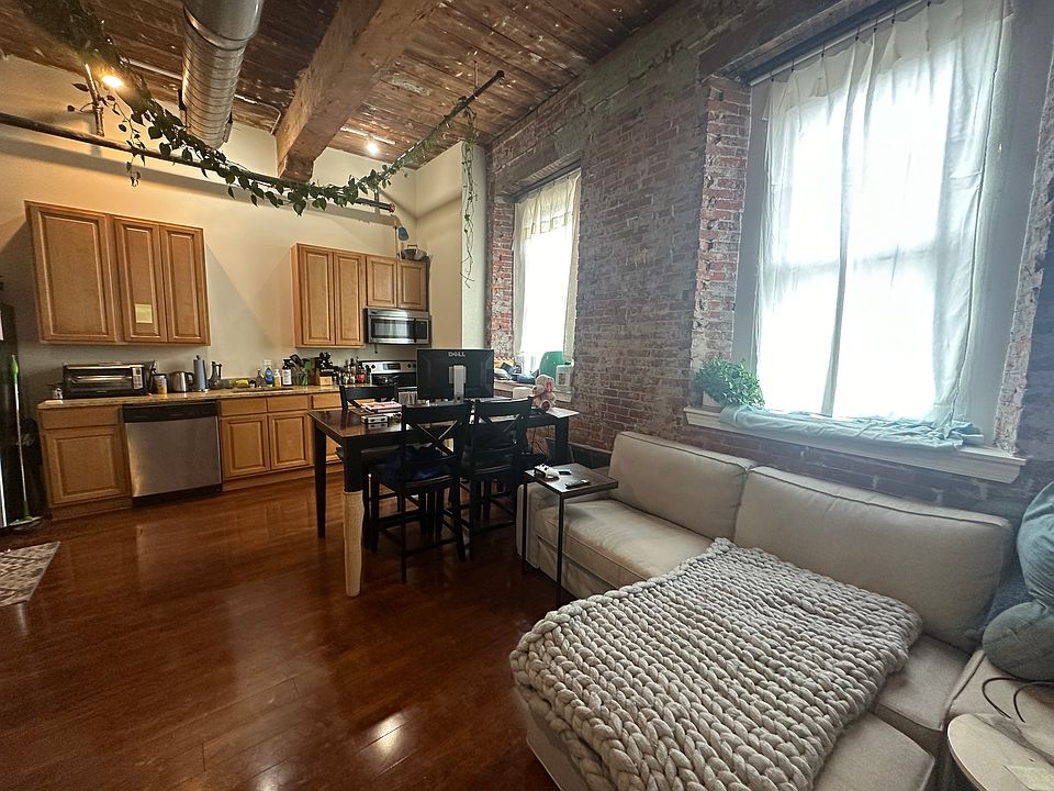 1st image of 21 E Columbia Ave APT 107