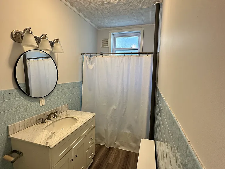 102-104 Allyn St #1 — Photo 10
