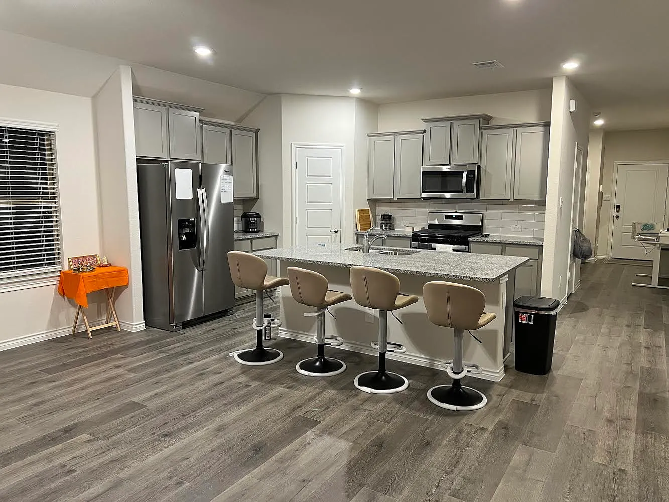 4 bed, 2080 sqft, $2,400 — Photo 1