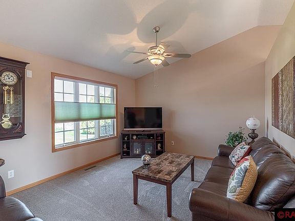 5th image of 113 Bay Hill Ct
