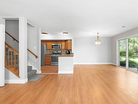 3rd image of 1612 Thornfield Ct