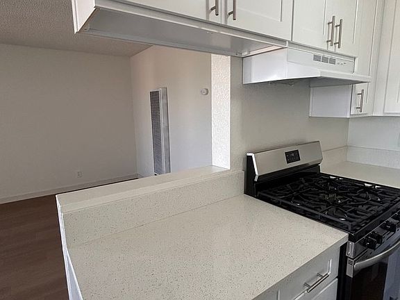 4th image of 4513 W 115th St APT 7