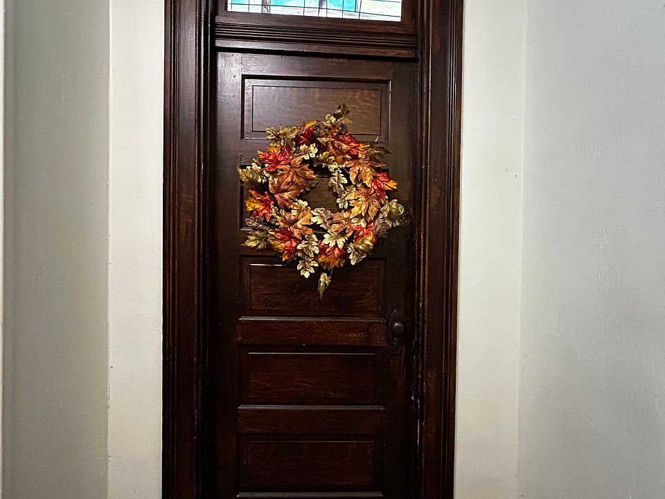 1st image of 109 Sedgwick St Floor 2
