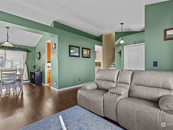 4th image of 6723 57th Drive NE