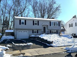 47 Southwood Dr, West Hartford, CT 06110