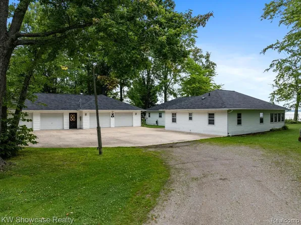 3230 W Burt Lake Rd, Brutus, MI 49716