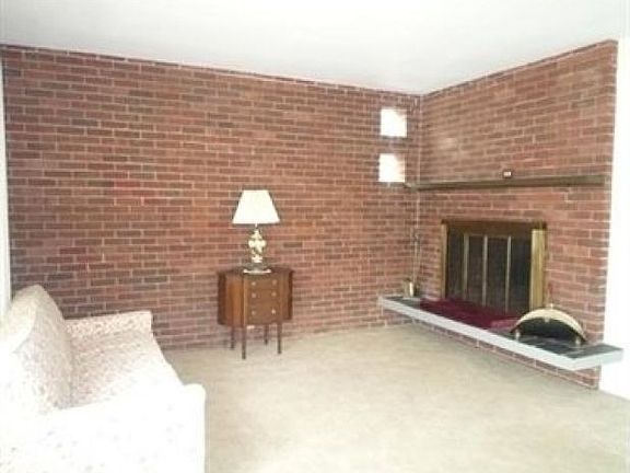 5th image of 207 North Dr